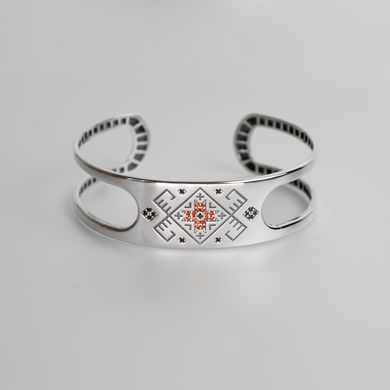 Silver bracelet: Vyshyvanka of the indomitable