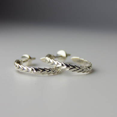 Small silver earrings: Ear rings (2 cm)