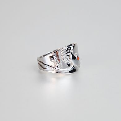 Silver ring: Mak