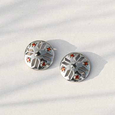 Puset silver earrings: Vyshyvanka Vilnykh